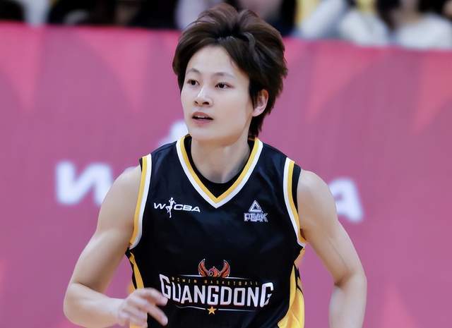 mk-山东女篮终结广东14连胜，张子宇一数据全队最低，最后时刻遭弃用