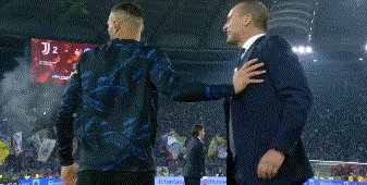 mk-阿莱格里：国米替补席有人踢我 称赞裁判并非讽刺